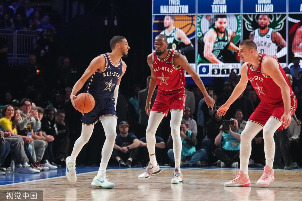 赛场上的持 赛场上的持